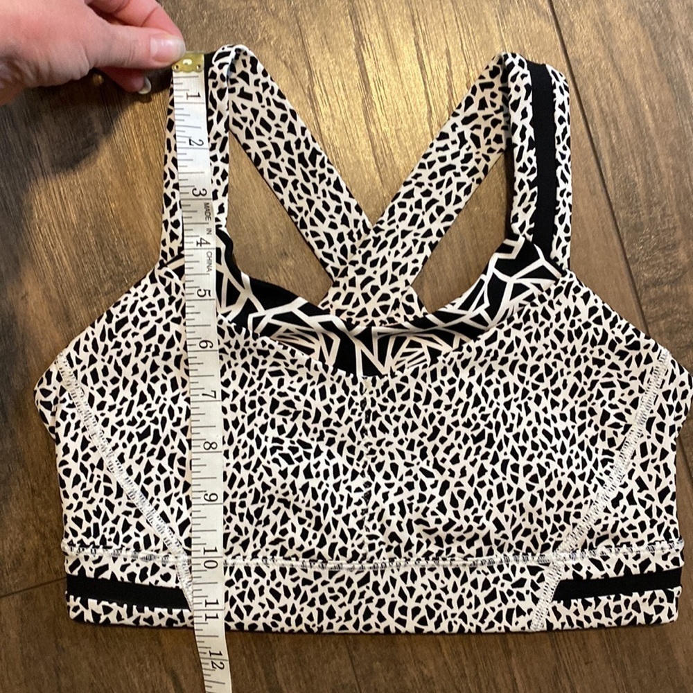 Lululemon Rack Pack Bra Size 4 EUC - Picture 10 of 13